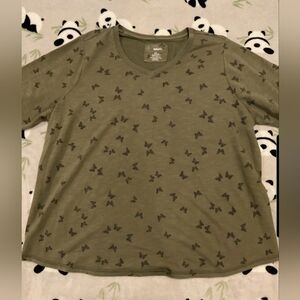 2X  Woman's Sonoma Olive V-Neck Butterfly Long Sleeve Top NWOT
